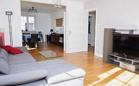 Charmant appartement avec terrasse dans villa