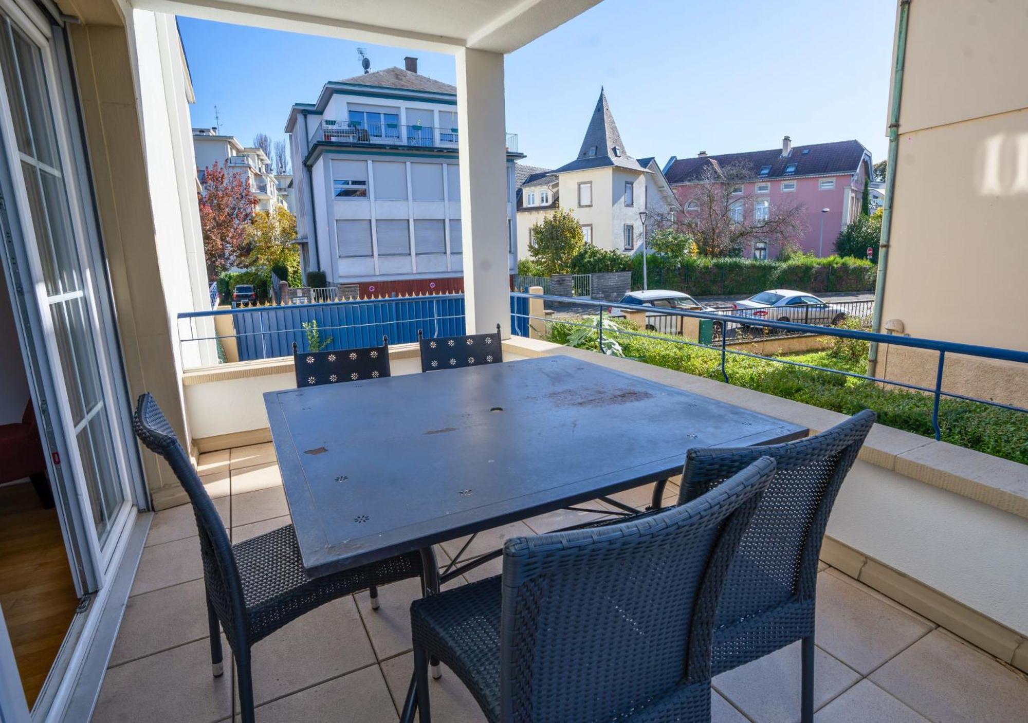 Charmant appartement avec terrasse dans villa Strasbourg Extérieur photo